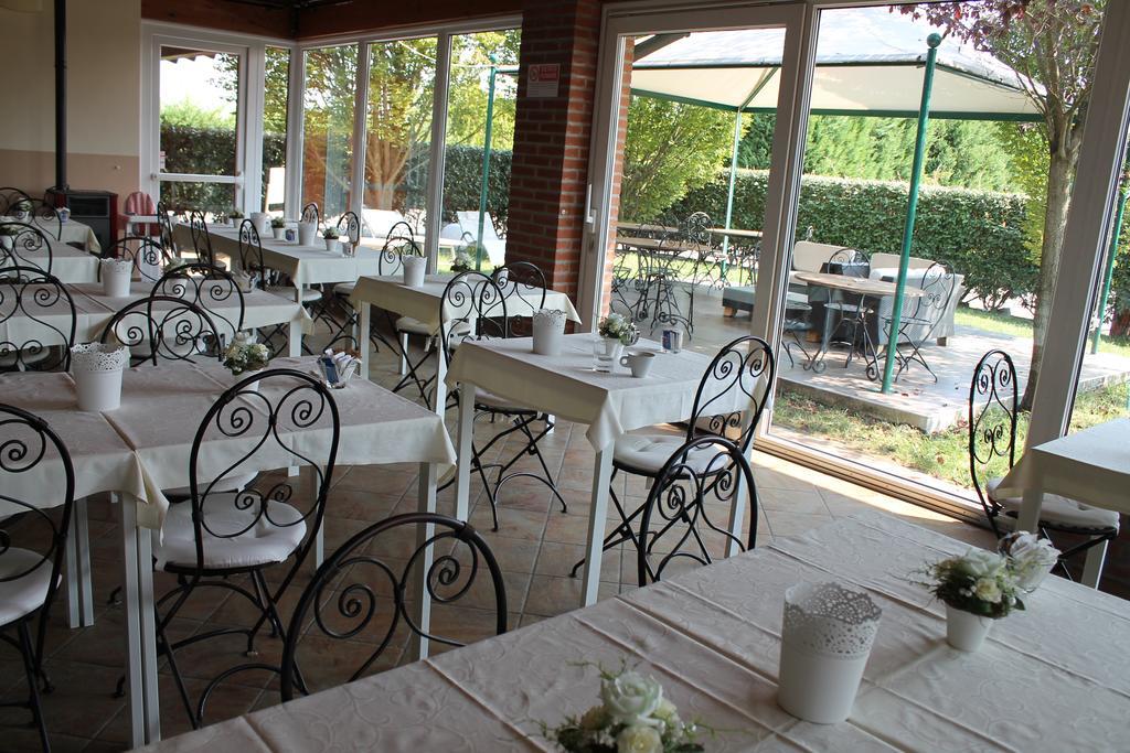 Hotel Don Carlo Broni Dış mekan fotoğraf
